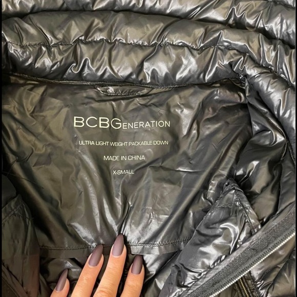 BCBG packable lightweight down puffer - Picture 3 of 8